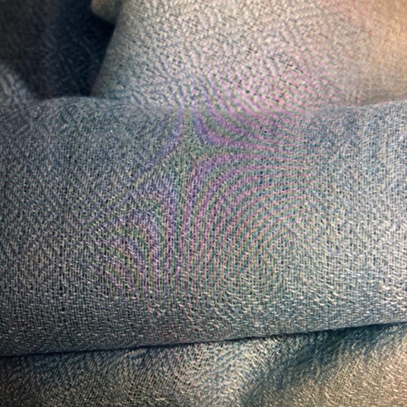 100% FINE WOOL SCARF - Picture 2 of 5